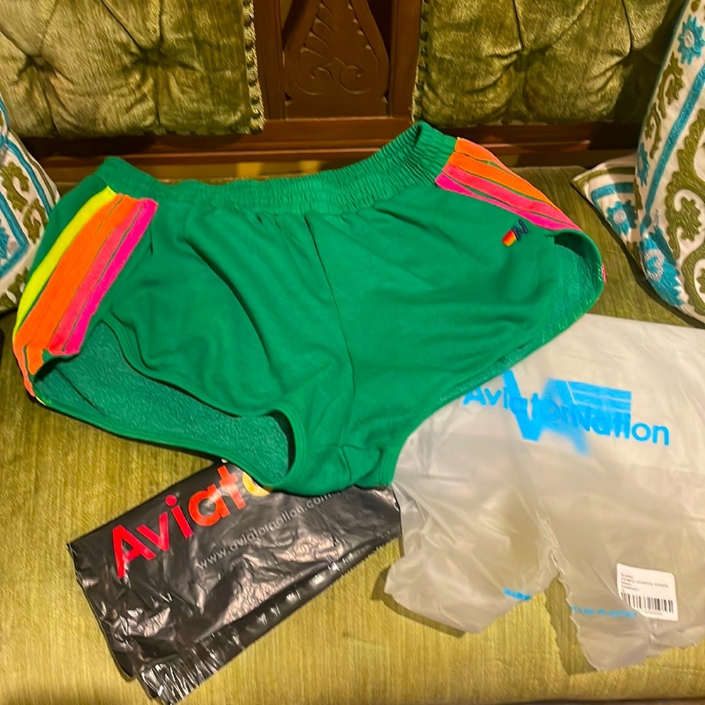 New with tags Aviator Nation 5 Stripe Women’s Jogger Shorts
